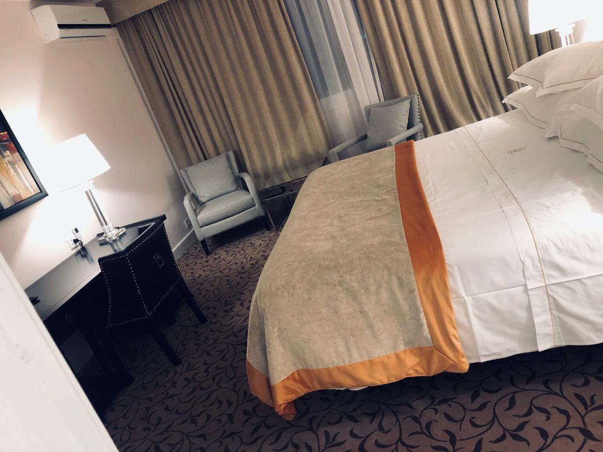 Hotel Adriatica Cenevre Dış mekan fotoğraf