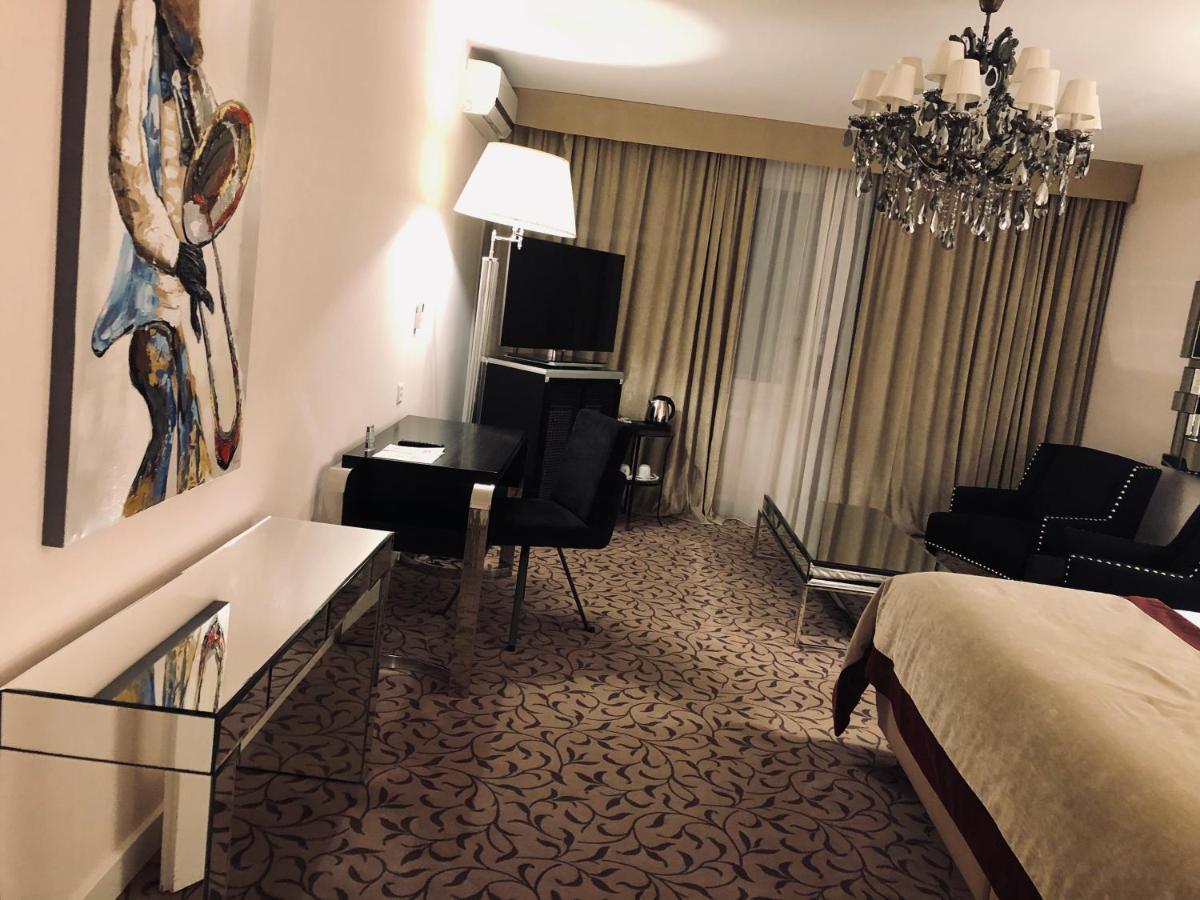 Hotel Adriatica Cenevre Dış mekan fotoğraf