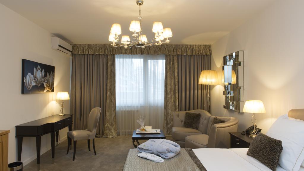 Hotel Adriatica Cenevre Dış mekan fotoğraf